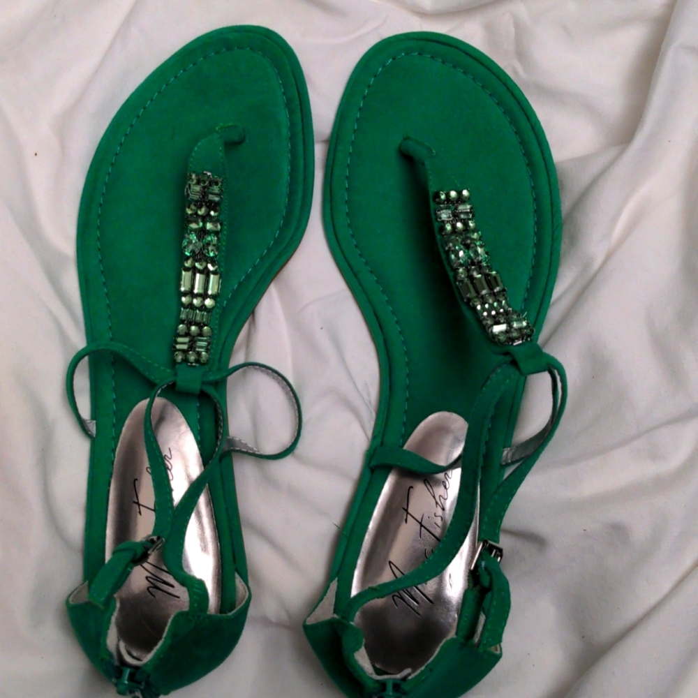 Marc Fisher Kelly Green Beaded Sandals Size 11M Back Zipper Closure